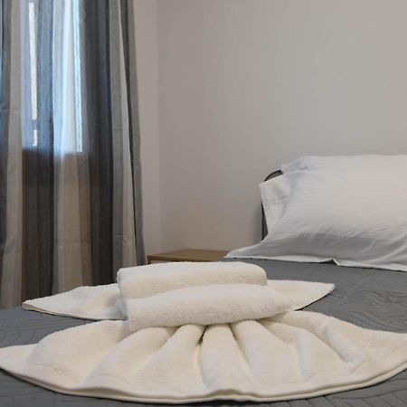 Orion Eco Suites Karteros Quarto foto